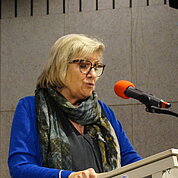 Dr. Juliane Wetzel am Rednerpult