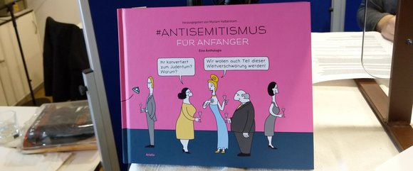zu sehen ist das Buchcover #Antisemitismus für Anfänger, herausgegeben von Myriam Halberstam, erschiebnen beim Ariella Verlag Berlin 